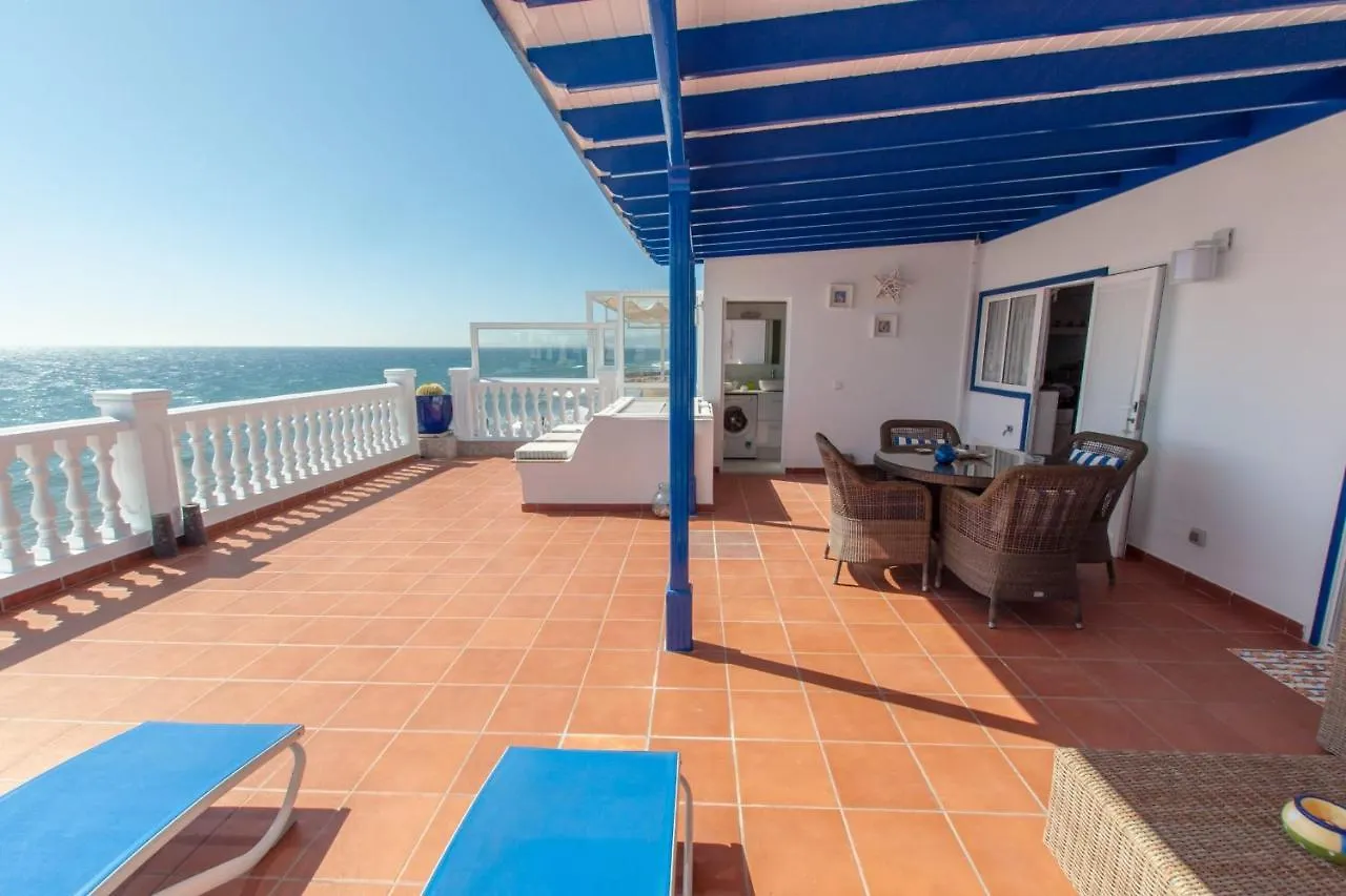 Seaview Coastal Home On Front Line With Amazing Sea Views And Large Terrace Puerto del Carmen  İspanya
